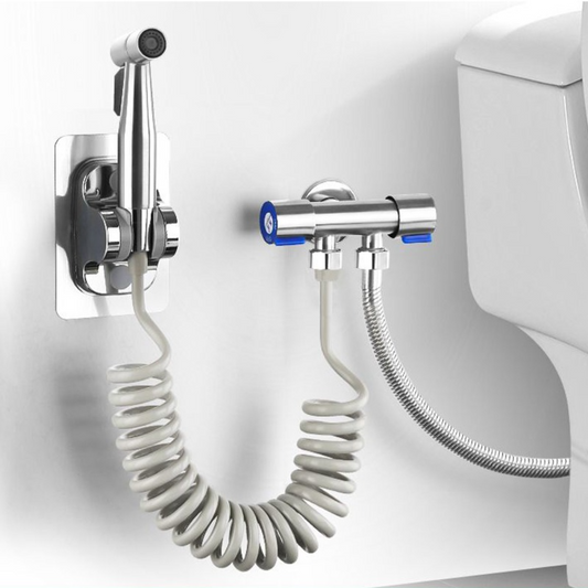 Accessoire puissant de pulvérisation de bidet de toilette autonettoyant tenu dans la main