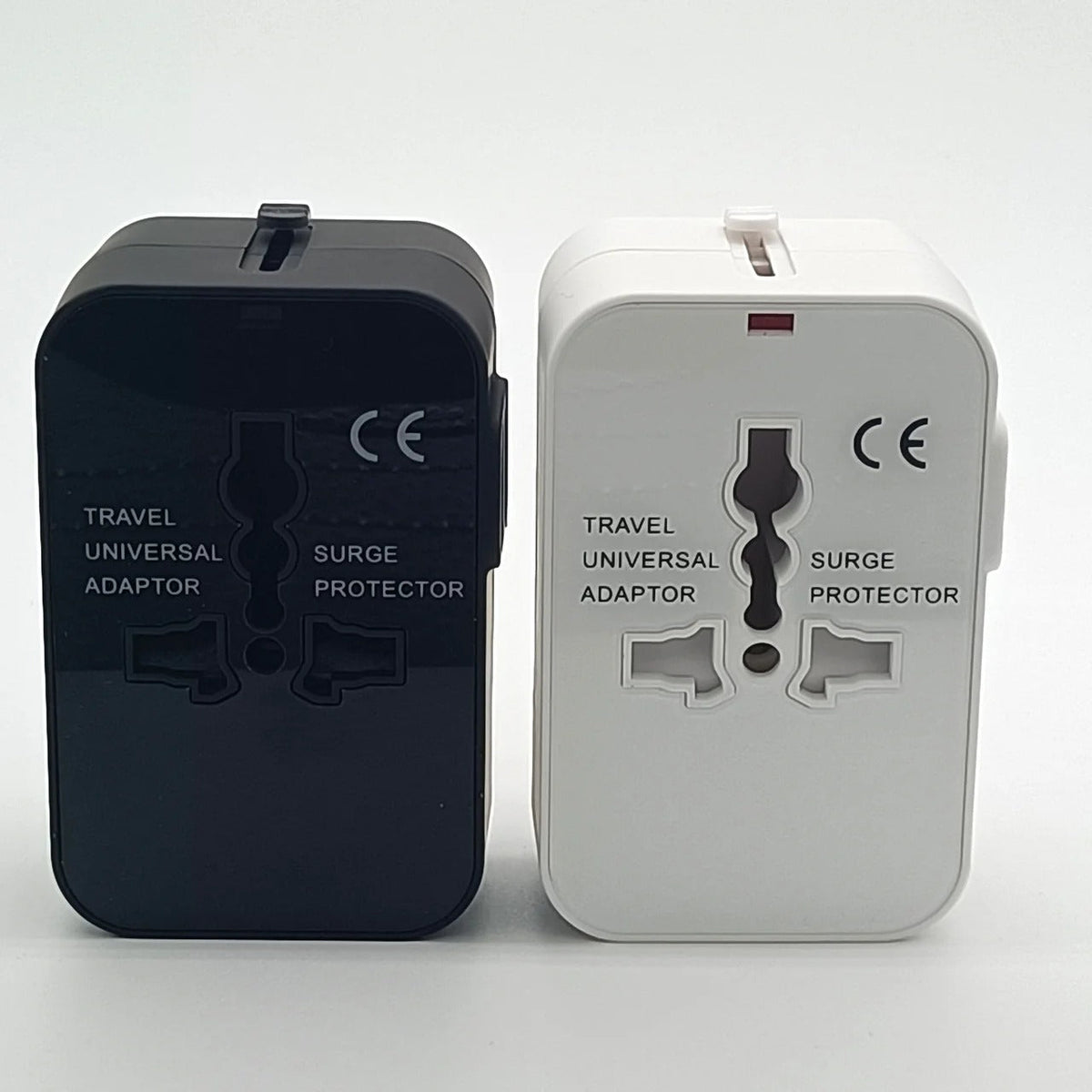 Adaptateur de voyage mondial avec deux ports de chargement USB